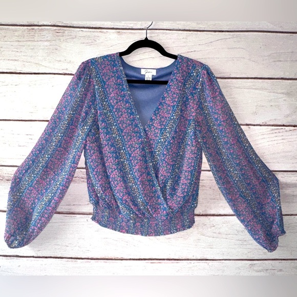 Jopra Floral Surplice Blouse – Size Large
Office Church Dressy Vacation - Picture 1 of 6